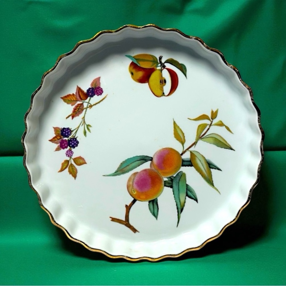 Royal Worcester “Evesham Gold” 10.25 in. Quiche Dish